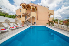 Отель Apartments Saldun  Трогир